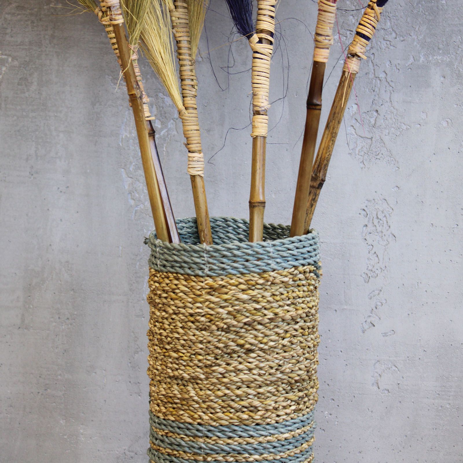 Seagrass & Abu-Abu Raffia Set - 2 Vase & 2 Bins - Image 2