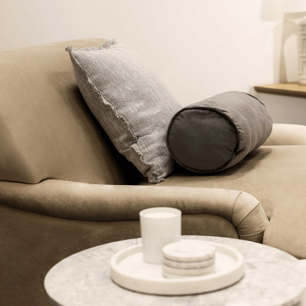 PLUMPTON CHAIR BEIGE VELVET - Image 2